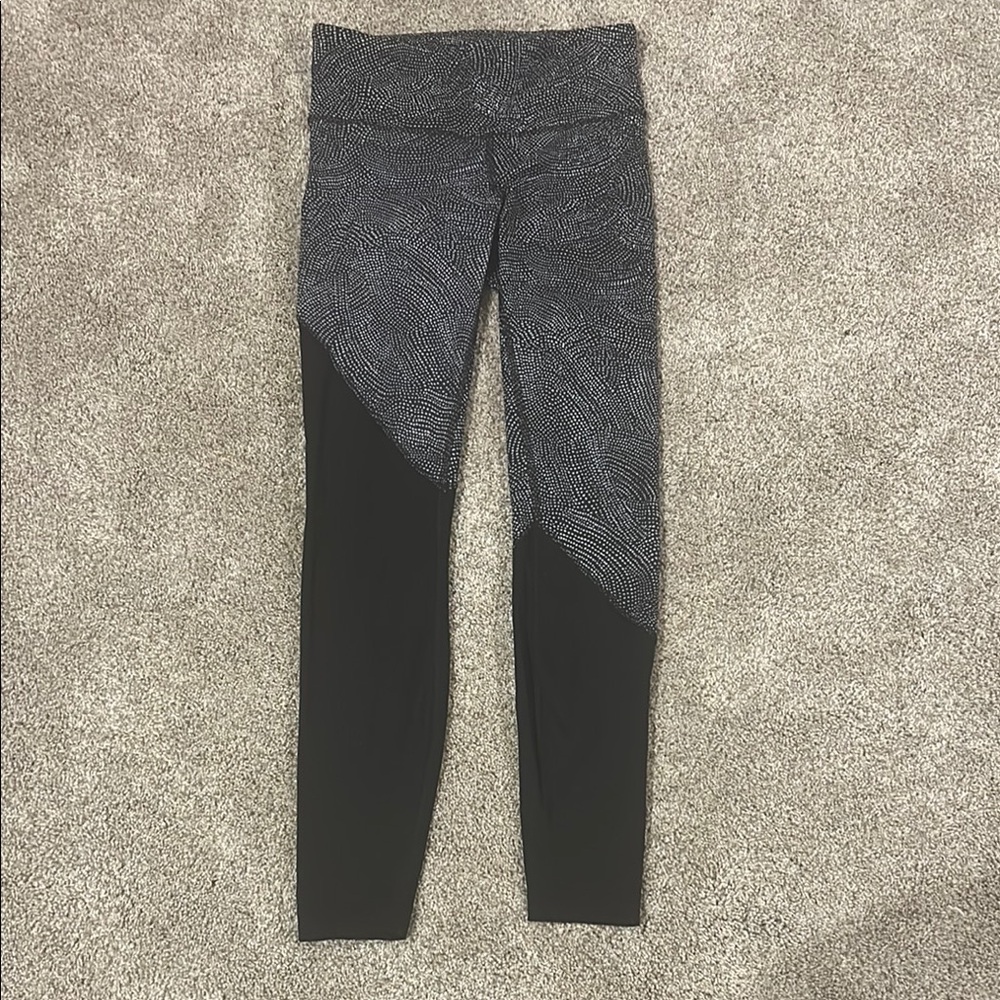 Lululemon Black and Gray Patterned Leggings